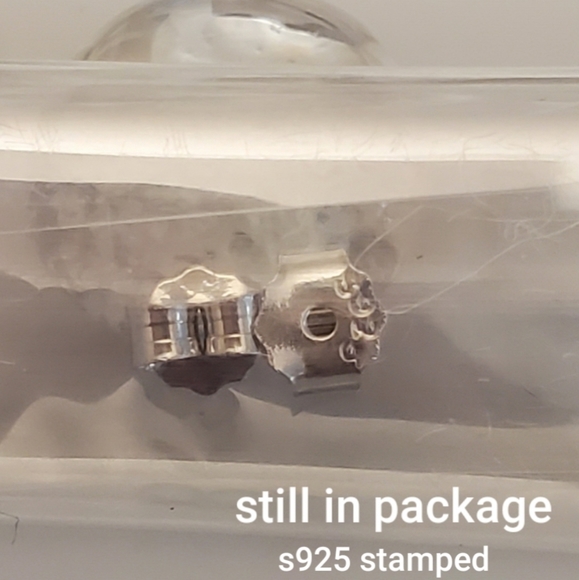 NEW Sterling Silver Diamond Earrings - Picture 5 of 6